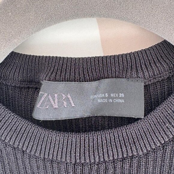 Ribbed Zara Tank with Peek Sides and Metal Button Detail (NWOT, Small) - Picture 4 of 4